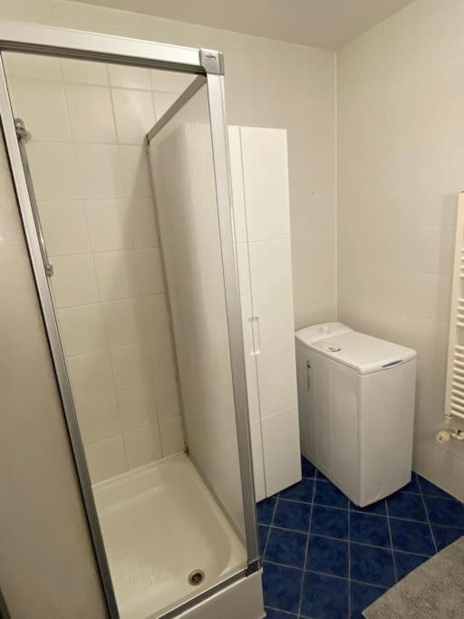 Grosszuegige, Zentrale Ferienwohnung In Leer Exteriör bild