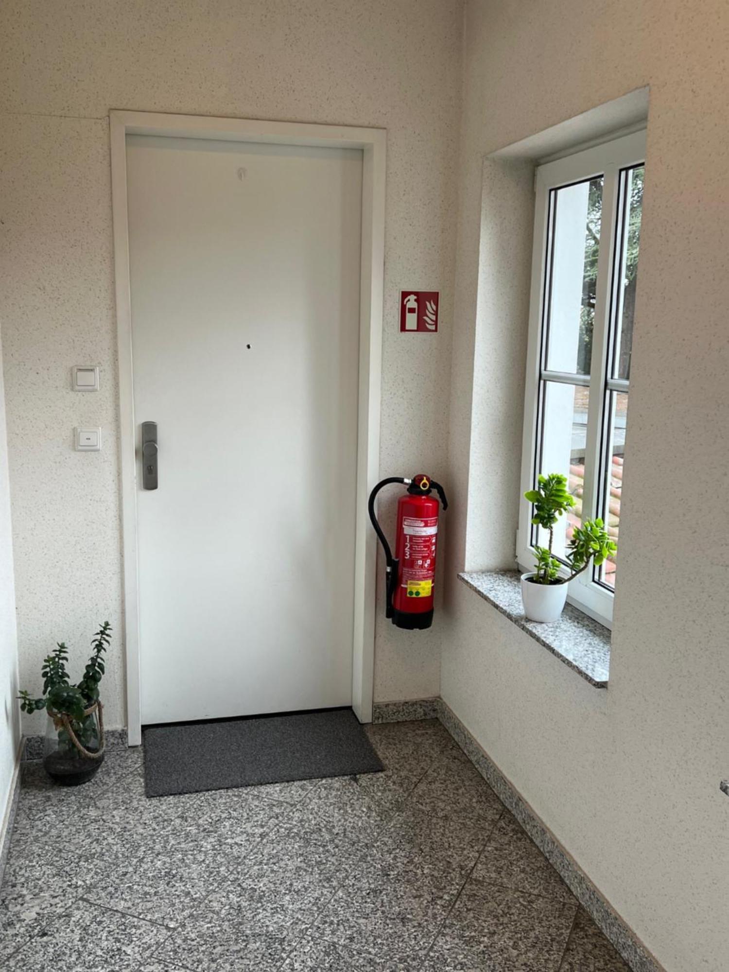Grosszuegige, Zentrale Ferienwohnung In Leer Exteriör bild