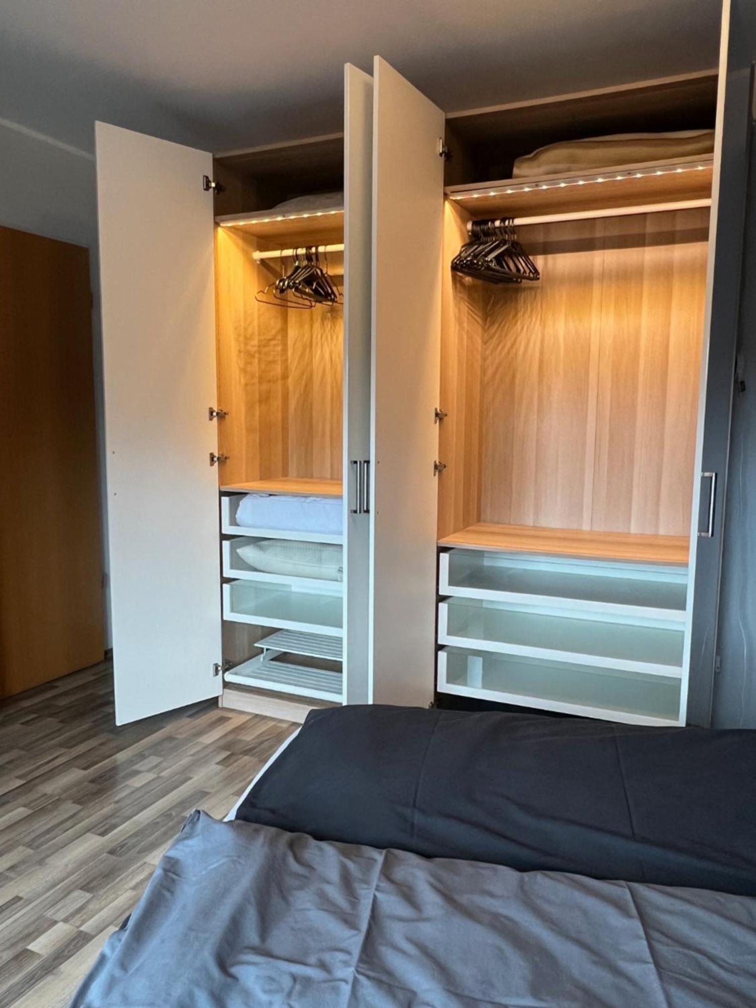 Grosszuegige, Zentrale Ferienwohnung In Leer Exteriör bild