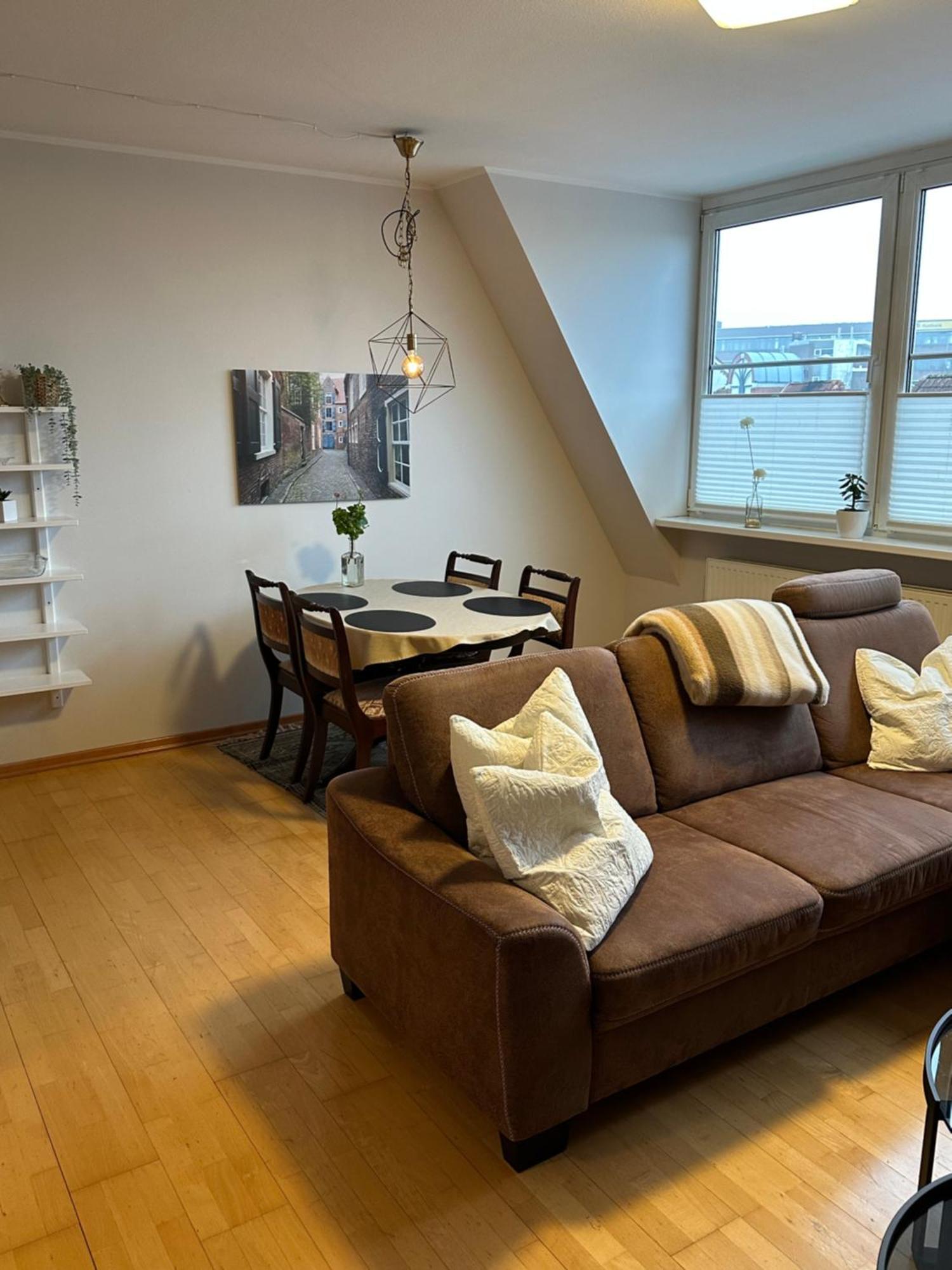 Grosszuegige, Zentrale Ferienwohnung In Leer Exteriör bild